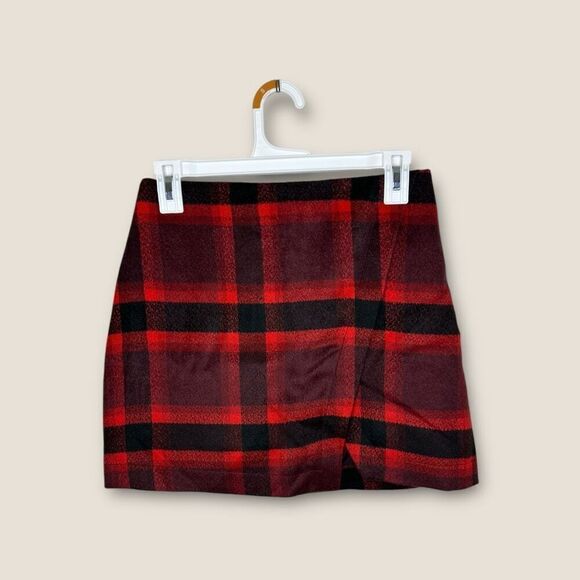 Abercrombie & Fitch Asymmetrical Plaid Red/Black Skirt Size 2 NWT - Picture 1 of 7